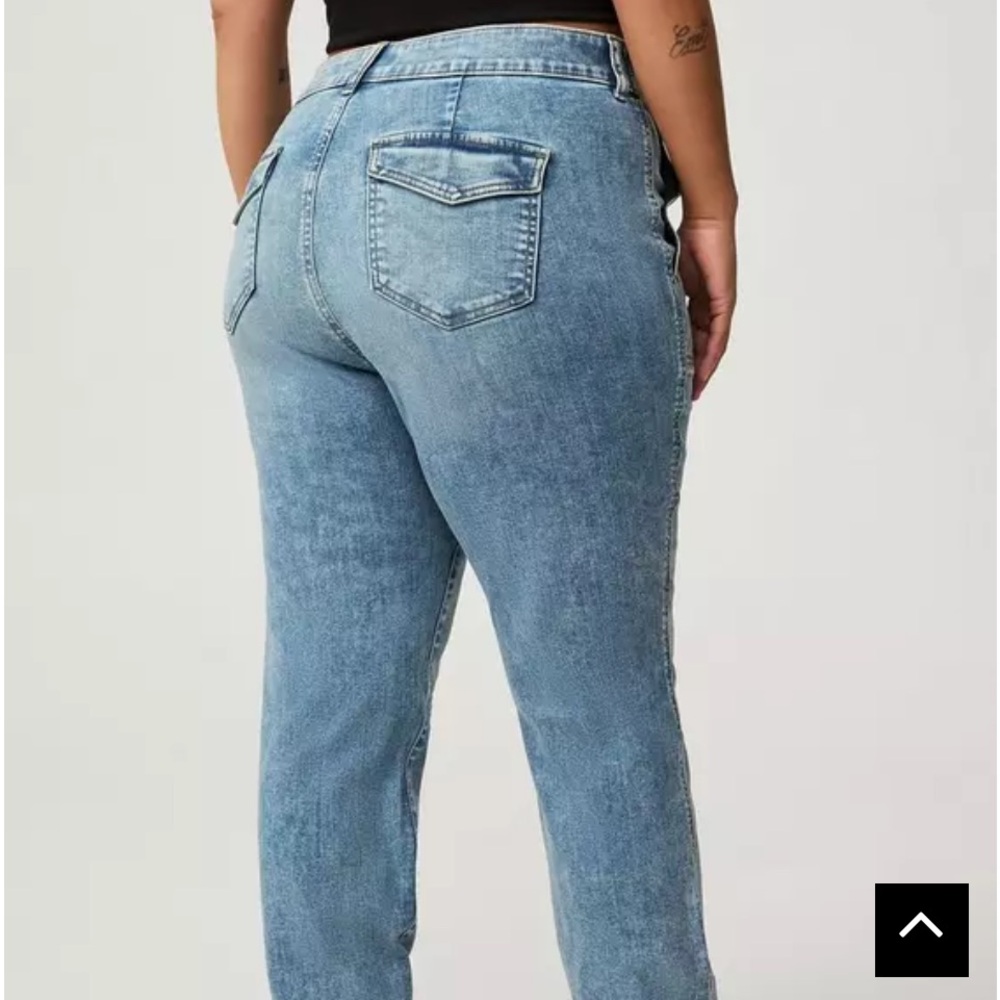 Torrid Soft Light Wash Denim Jogger Jeans - Women - Picture 4 of 11